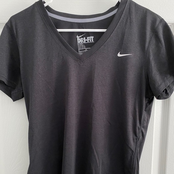 nike vneck dri fit tee - Picture 1 of 3